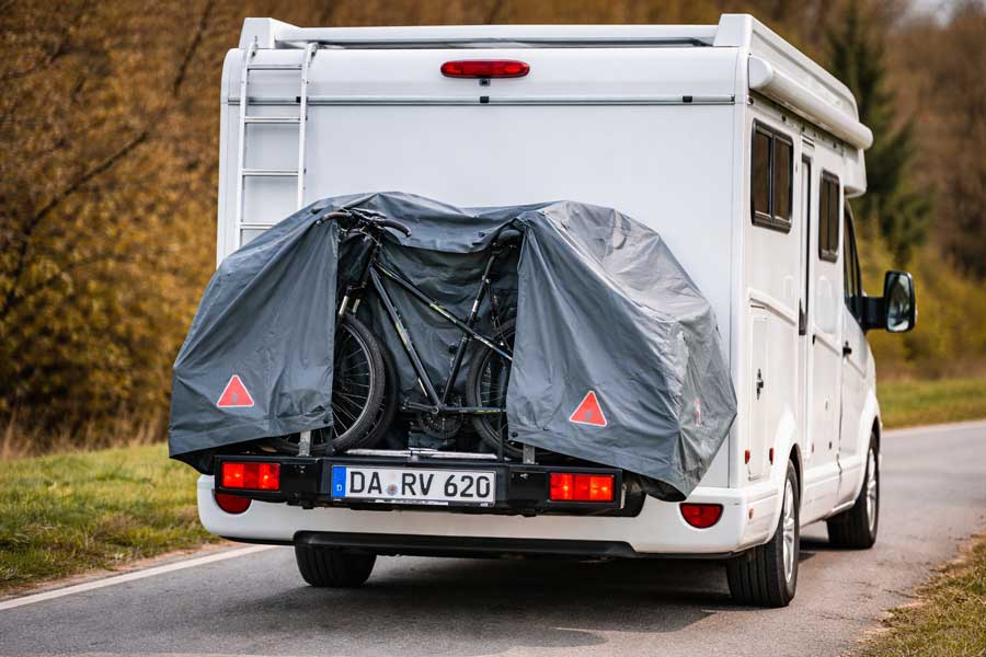 Fahrradschutzhüllen auf Anhängerkupplungsträgern – erlaubt, sicher oder riskant? - ML Freizeitshop
