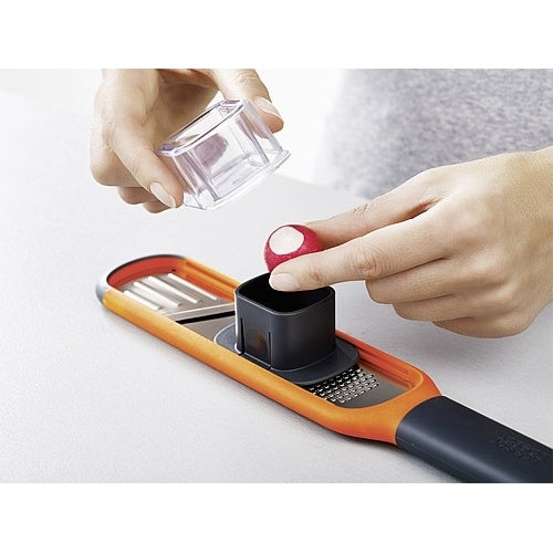 2-in-1 Mini-Reibe und Hobel von Joseph Joseph